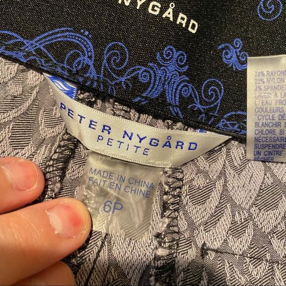 Peter Nygard Cropped Pants Women's Size 6 Petite Gray & Black Print w/ Spandex - Picture 7 of 8